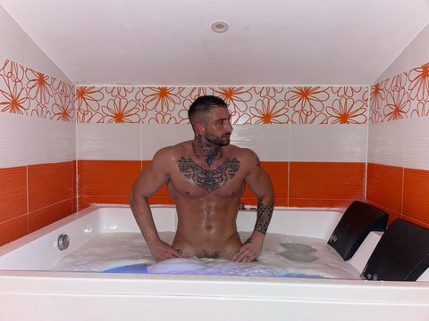 aaronarcos OnlyFans - Free Access to 32 Videos & 49 Photos Onlyfans Free Access