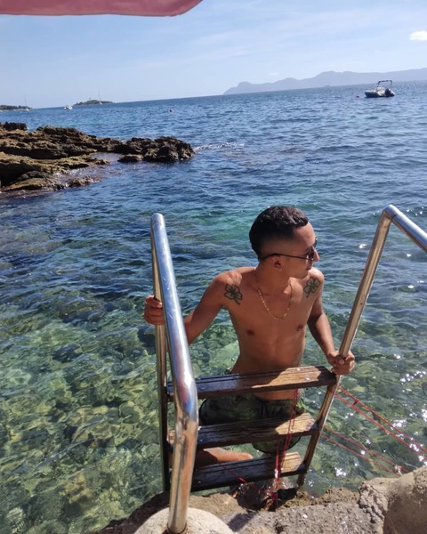 alejomc189 OnlyFans - Free Access to 32 Videos & 49 Photos Onlyfans Free Access