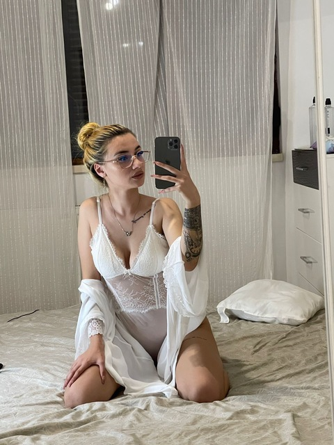 alisonevil5 OnlyFans - Free Access to 32 Videos & 49 Photos Onlyfans Free Access