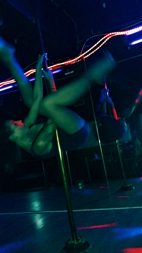 amaxonaxo OnlyFans - Free Access to 32 Videos & 49 Photos Onlyfans Free Access