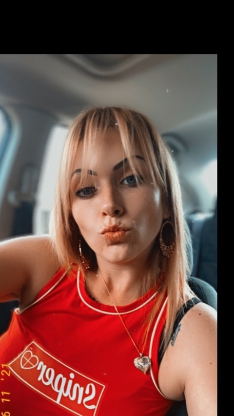 ambermarie321 OnlyFans - Free Access to 32 Videos & 49 Photos Onlyfans Free Access