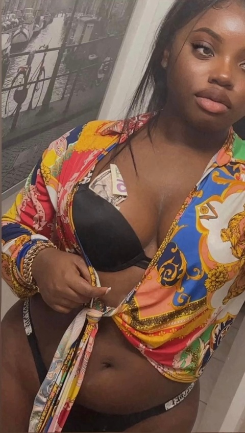 amillirockstar OnlyFans - Free Access to 32 Videos & 49 Photos Onlyfans Free Access