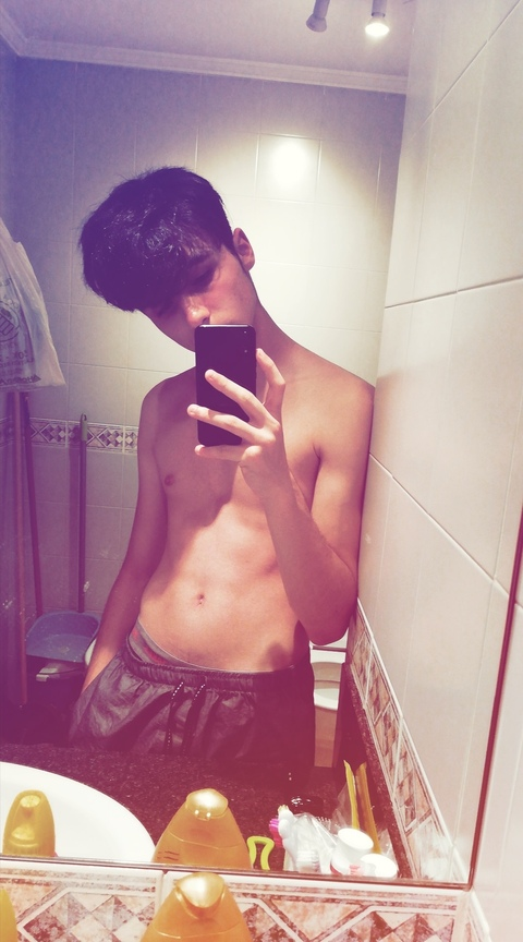 andvan OnlyFans - Free Access to 32 Videos & 49 Photos Onlyfans Free Access