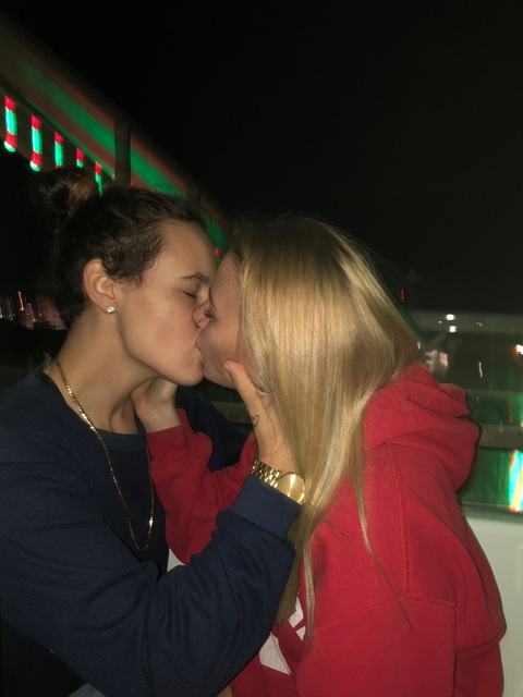 angxsavx OnlyFans - Free Access to 32 Videos & 49 Photos Onlyfans Free Access