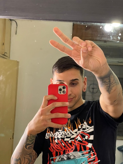 arthurr0 OnlyFans - Free Access to 32 Videos & 49 Photos Onlyfans Free Access