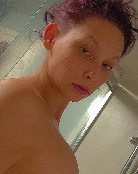 askye345 OnlyFans - Free Access to 32 Videos & 49 Photos Onlyfans Free Access