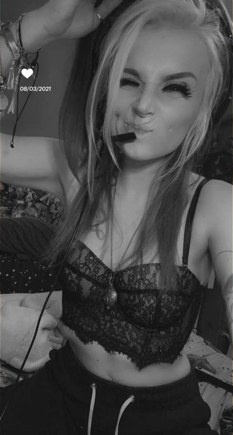 auroraeuropa OnlyFans - Free Access to 32 Videos & 49 Photos Onlyfans Free Access