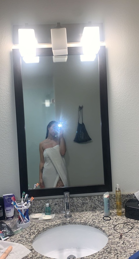 badbitchhh17 OnlyFans - Free Access to 32 Videos & 49 Photos Onlyfans Free Access