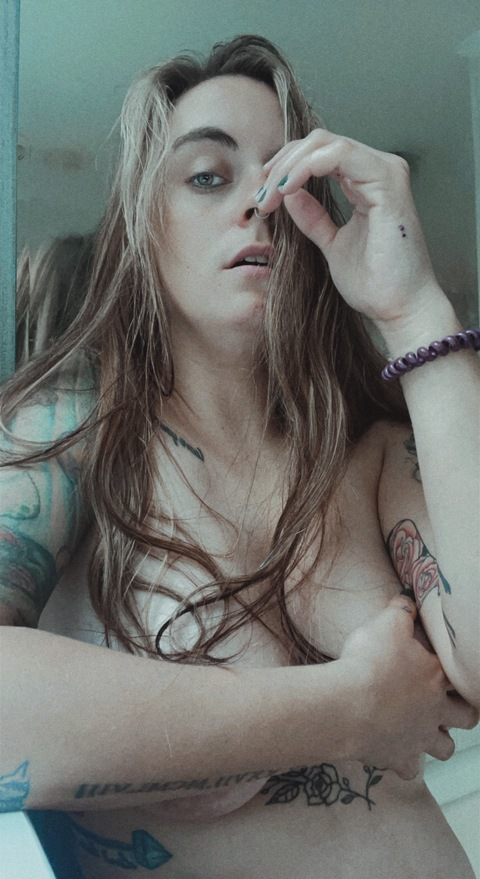 becausevictoria OnlyFans - Free Access to 32 Videos & 49 Photos Onlyfans Free Access