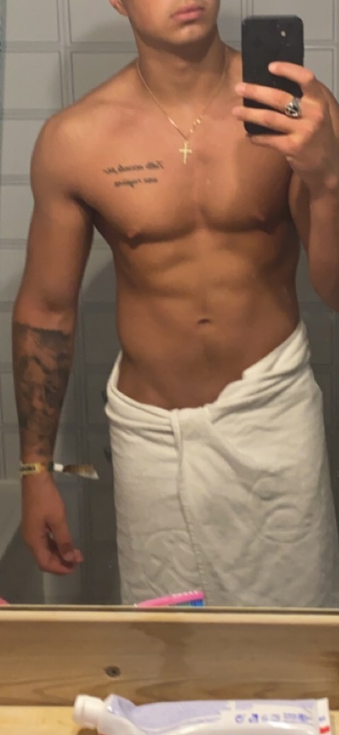 bigzee2002 OnlyFans - Free Access to 32 Videos & 49 Photos Onlyfans Free Access