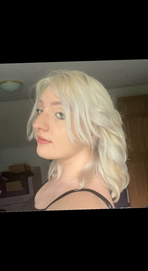 bitchyblondie69 OnlyFans - Free Access to 40 Videos & 49 Photos Onlyfans Free Access