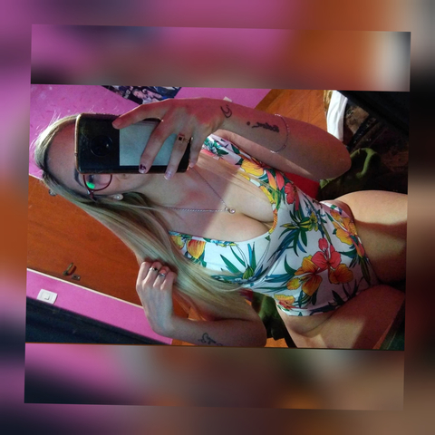 bizzle0 OnlyFans - Free Access to 32 Videos & 49 Photos Onlyfans Free Access