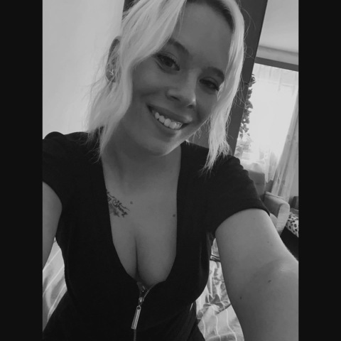 blonde222 OnlyFans - Free Access to 32 Videos & 49 Photos Onlyfans Free Access