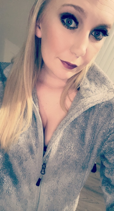 blondebomber726 OnlyFans - Free Access to 32 Videos & 49 Photos Onlyfans Free Access