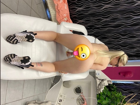 blondegirl96 OnlyFans - Free Access to 32 Videos & 234 Photos Onlyfans Free Access