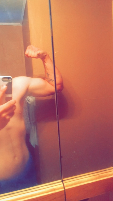 brand1995 OnlyFans - Free Access to 32 Videos & 49 Photos Onlyfans Free Access