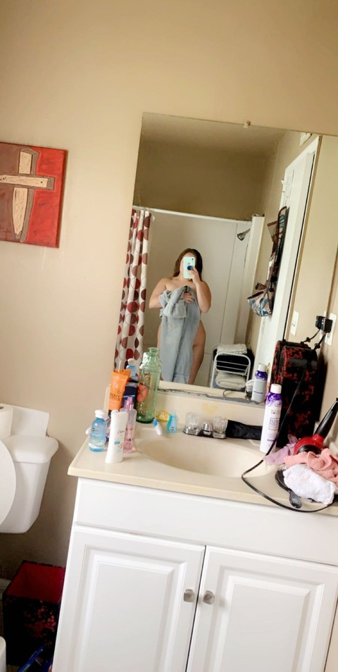 brattyybabe22 OnlyFans - Free Access to 32 Videos & 49 Photos Onlyfans Free Access