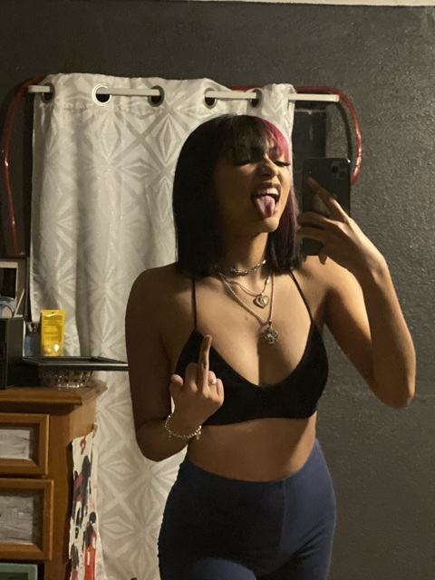 breezzybby OnlyFans - Free Access to 32 Videos & 49 Photos Onlyfans Free Access