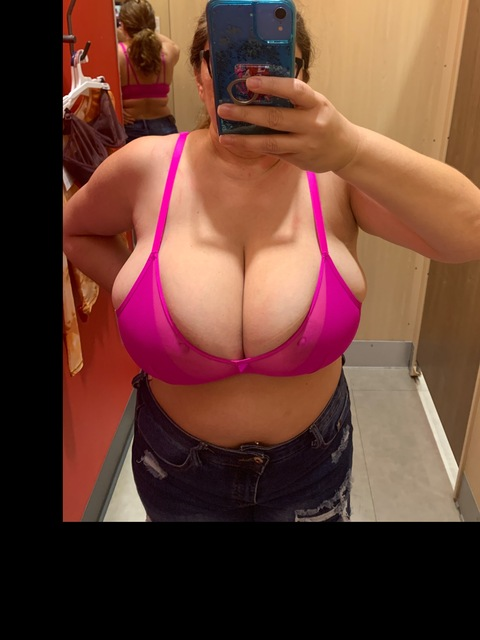 busty34n OnlyFans - Free Access to 32 Videos & 117 Photos Onlyfans Free Access