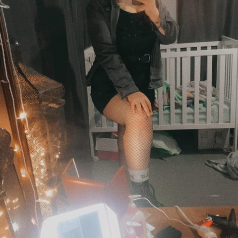 caitybee OnlyFans - Free Access to 32 Videos & 49 Photos Onlyfans Free Access