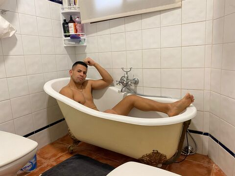 carlosalcuadradofree OnlyFans - Free Access to 32 Videos & 49 Photos Onlyfans Free Access