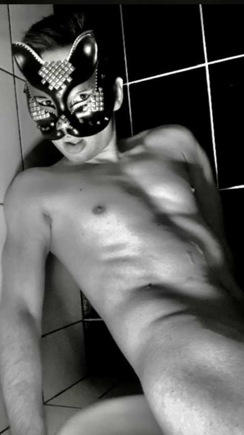 cat_evans7 OnlyFans - Free Access to 32 Videos & 49 Photos Onlyfans Free Access