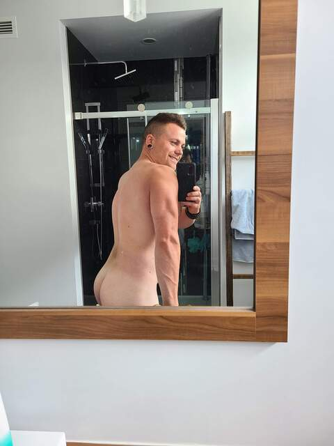 cerabrik OnlyFans - Free Access to 32 Videos & 49 Photos Onlyfans Free Access
