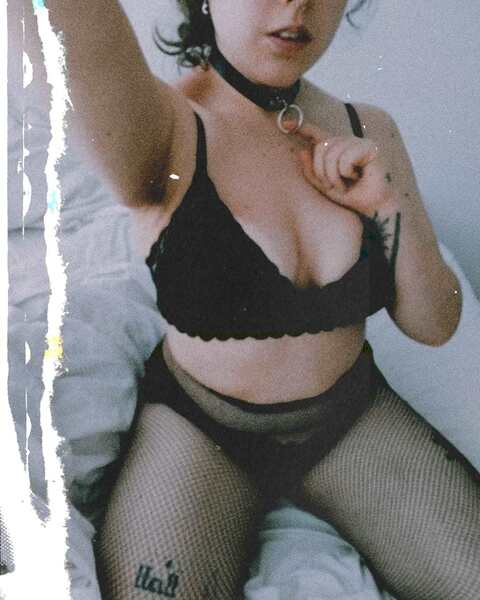 charlee_moon OnlyFans - Free Access to 32 Videos & 49 Photos Onlyfans Free Access