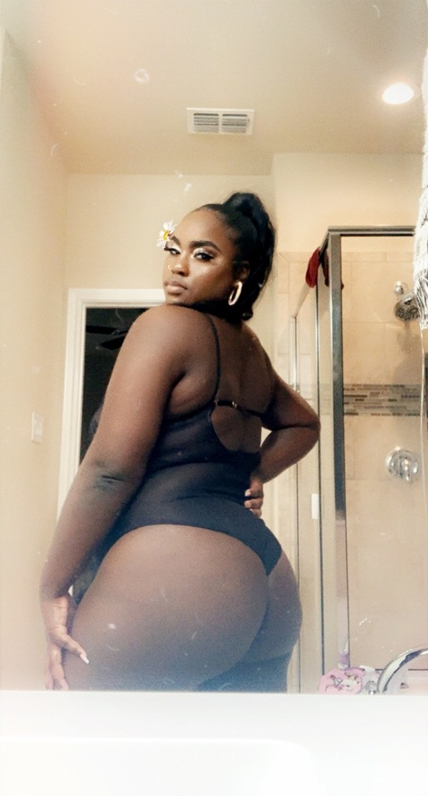 chocolategodess24 OnlyFans - Free Access to 32 Videos & 49 Photos Onlyfans Free Access