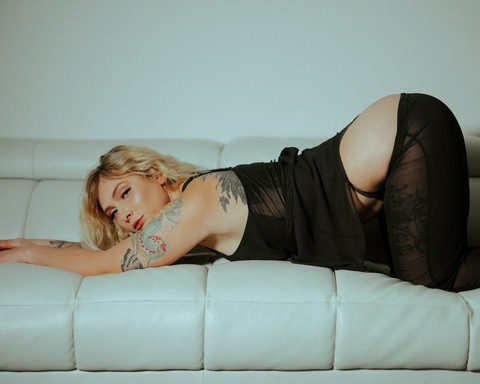 courtneycorset OnlyFans - Free Access to 94 Videos & 532 Photos Onlyfans Free Access