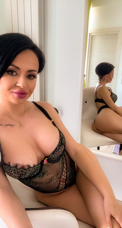 cristina.only OnlyFans - Free Access to 100 Videos & 240 Photos Onlyfans Free Access