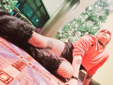 crystaldaddycos OnlyFans - Free Access to 32 Videos & 49 Photos Onlyfans Free Access