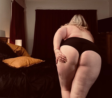 curvyqueen29 OnlyFans - Free Access to 32 Videos & 49 Photos Onlyfans Free Access