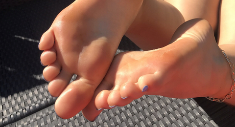 daisyandlola OnlyFans - Free Access to 140 Videos & 3261 Photos Onlyfans Free Access