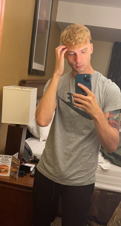 dannyloren OnlyFans - Free Access to 32 Videos & 49 Photos Onlyfans Free Access