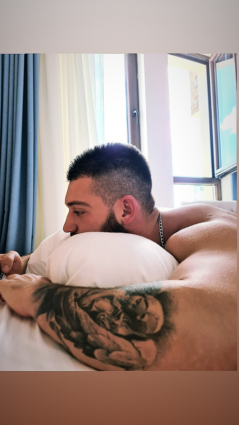 elhefe95 OnlyFans - Free Access to 32 Videos & 49 Photos Onlyfans Free Access