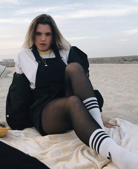 elseabloom OnlyFans - Free Access to 32 Videos & 49 Photos Onlyfans Free Access