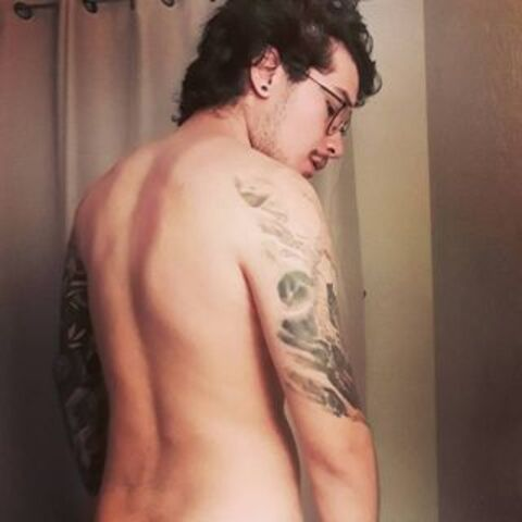 emeur OnlyFans - Free Access to 32 Videos & 49 Photos Onlyfans Free Access