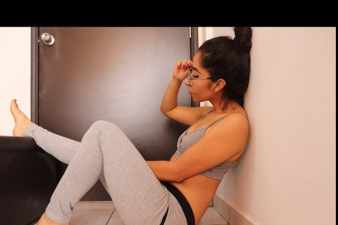esmeraldawinchester OnlyFans - Free Access to 32 Videos & 49 Photos Onlyfans Free Access