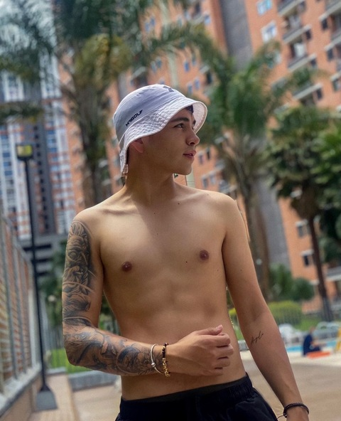 felipegil11 OnlyFans - Free Access to 32 Videos & 49 Photos Onlyfans Free Access