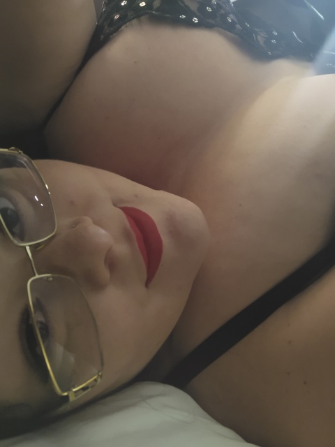 foxyroxy89 OnlyFans - Free Access to 32 Videos & 49 Photos Onlyfans Free Access