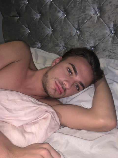 freddiebentley OnlyFans - Free Access to 32 Videos & 50 Photos Onlyfans Free Access