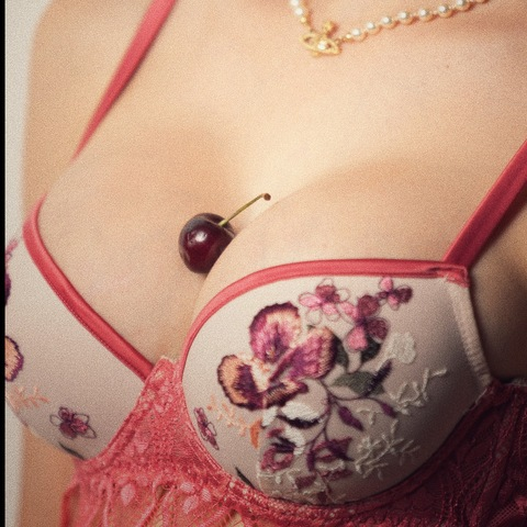 gemmalongoo OnlyFans - Free Access to 32 Videos & 49 Photos Onlyfans Free Access