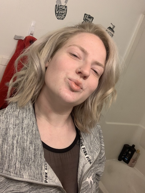 gigglez8915 OnlyFans - Free Access to 32 Videos & 120 Photos Onlyfans Free Access