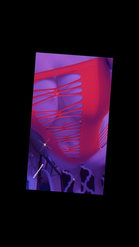 glitterbomb98 OnlyFans - Free Access to 32 Videos & 49 Photos Onlyfans Free Access