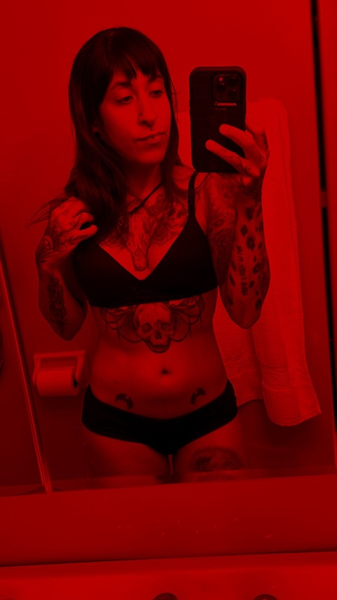 gloomypiercer OnlyFans - Free Access to 32 Videos & 49 Photos Onlyfans Free Access