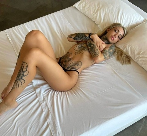 gloriabianchi OnlyFans - Free Access to 32 Videos & 103 Photos Onlyfans Free Access