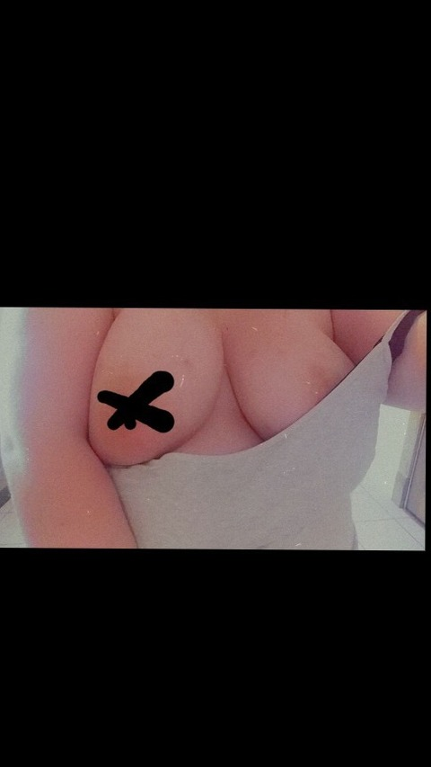 gretchenlivings OnlyFans - Free Access to 32 Videos & 97 Photos Onlyfans Free Access