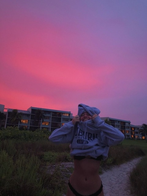 h011yb1akee OnlyFans - Free Access to 32 Videos & 49 Photos Onlyfans Free Access