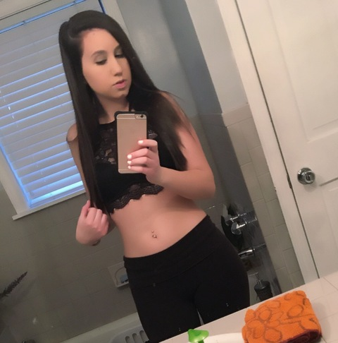 haleselizabeth OnlyFans - Free Access to 32 Videos & 49 Photos Onlyfans Free Access